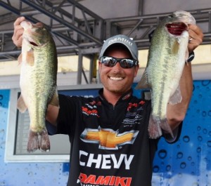 Bryan Thrift is in Position to Win his Second AOY - FLW Gary Mortenson