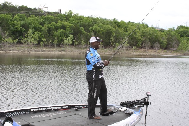 Transition Spinnerbaits with Ish Monroe  Advanced Angler::Bass Fishing  News::Bassmaster::Major League Fishing