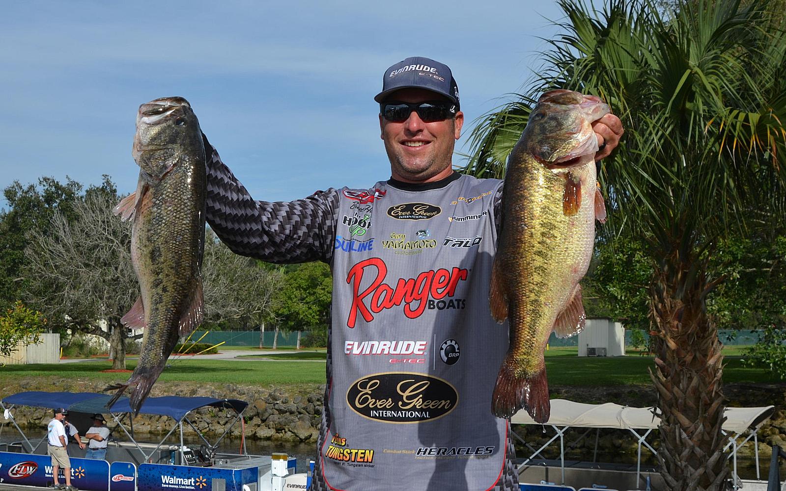 Brett Hite Leads Day 1 Walmart FLW Tour  Advanced Angler::Bass Fishing  News::Bassmaster::Major League Fishing