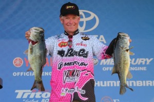 Kevin Short on the Elite Series Stage - photo by Gary Tramontina - Bassmaster